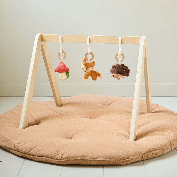 Babygym van hout met forest thema en bosdieren van 60x50x48 cm van Petite Amélie 