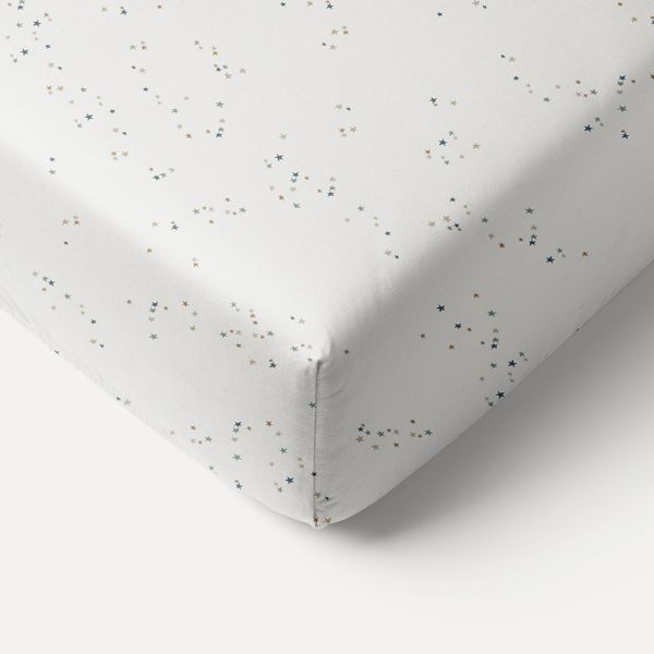 Hoeslaken met print en sterren van 70x140 cm van katoen in off-white van Petite Amélie 